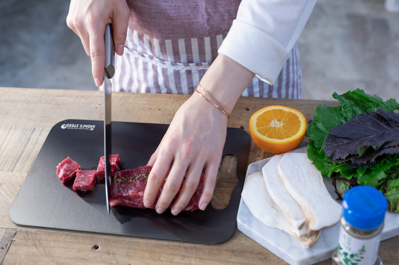 Moms Steel Cutting Board DLC